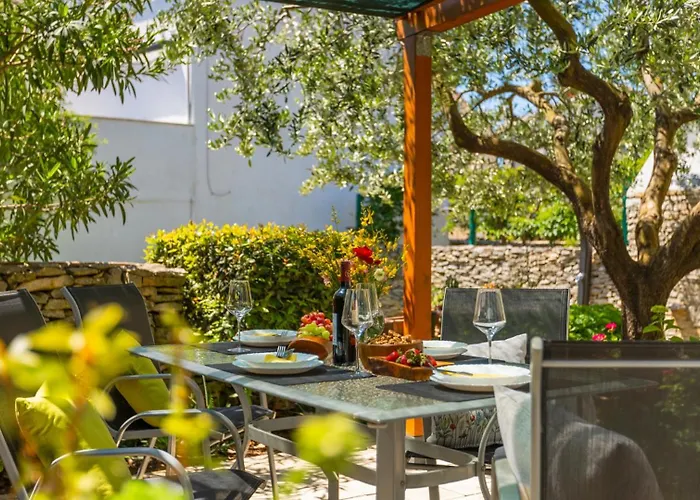 Marko By Guide * Медулин